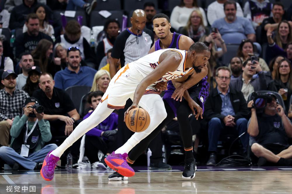 使她成为中 使她成为中